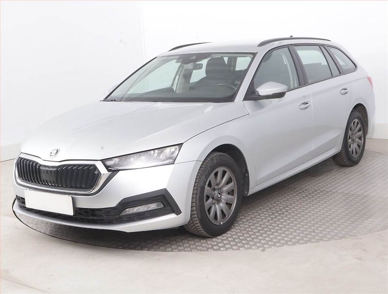 Škoda Octavia (2022) Ambition 2.0 TDI, ČR,1.maj - fotka 2 z 15