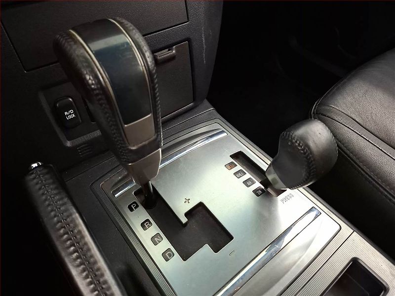 Mitsubishi Pajero (2007) 3.2 DI-D, 4X4, Automat - fotka 13 z 18