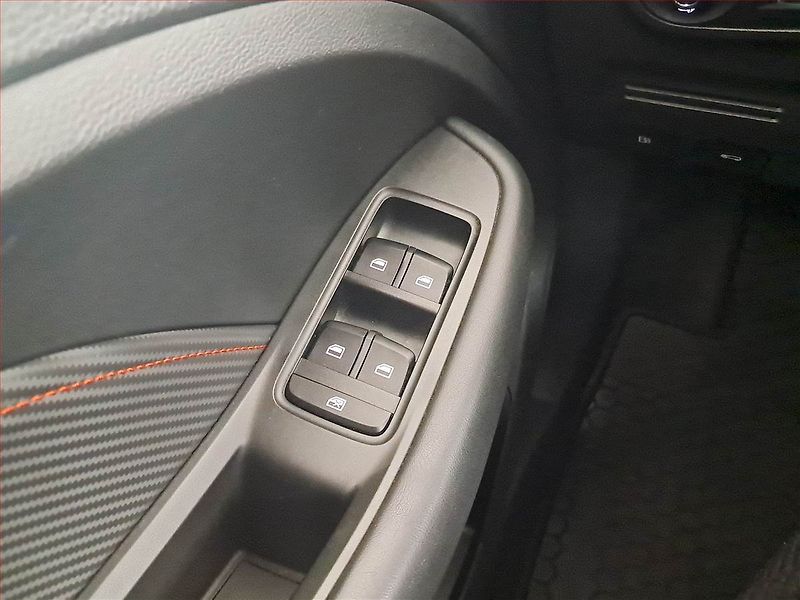 MG ZS (2023) 1.0 Turbo, Automat, ČR,1.maj - fotka 16 z 17
