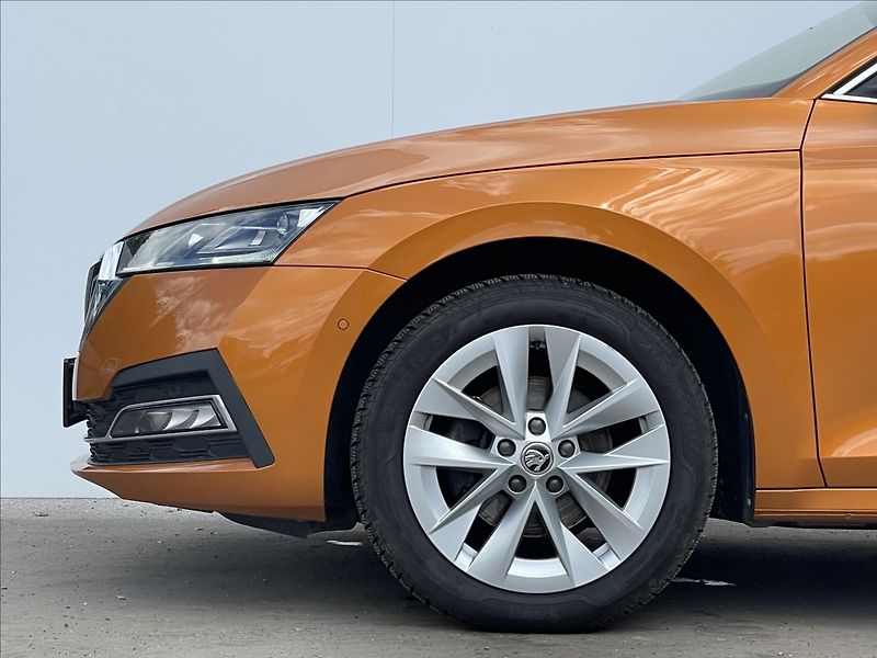Škoda Octavia 2,0 TDI DSG Combi Style+ TAŽNÉ - fotka 21 z 25