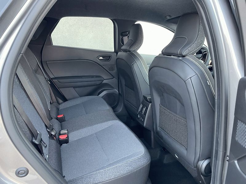 Renault Captur (2025) TECHNO 1,3TCe 160k EDC - fotka 9 z 23