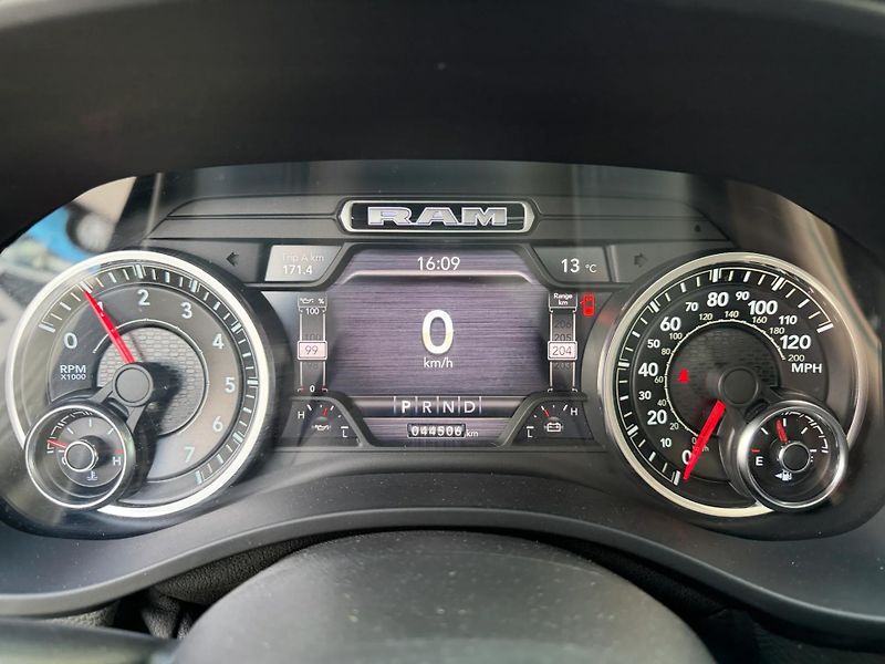 Dodge RAM (2021) +HEMI+LPG+BEEE+PANORAMA+ - fotka 15 z 21