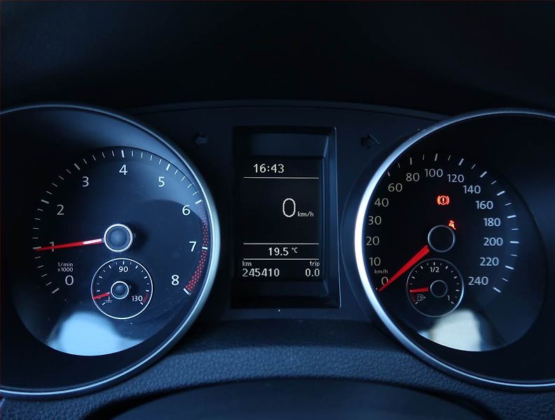 Volkswagen Golf (2010) 1.4 TSI, Tempomat - fotka 11 z 16