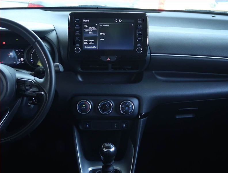 Toyota Yaris (2022) 1.5 VVT-i, ČR,1.maj, Tempomat - fotka 12 z 17