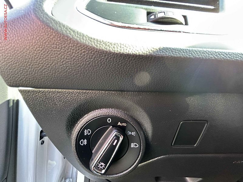 Seat Leon (2017) 1.4TSi, ČR, Ecellence, LED - fotka 13 z 18