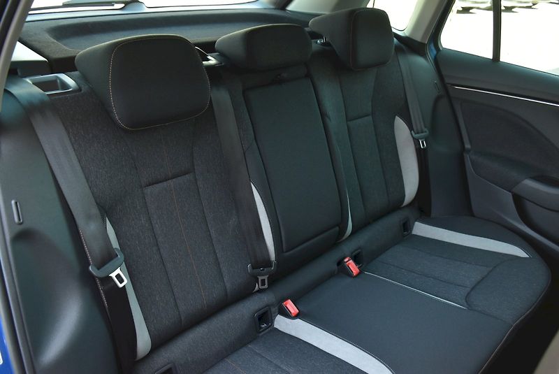 Škoda Kamiq (2025) Top Selection 1,0 TSI 85 kW 6- - fotka 30 z 33