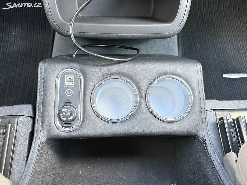 Mercedes-Benz Viano 3.0 CDi Extra Long - fotka 24 z 41
