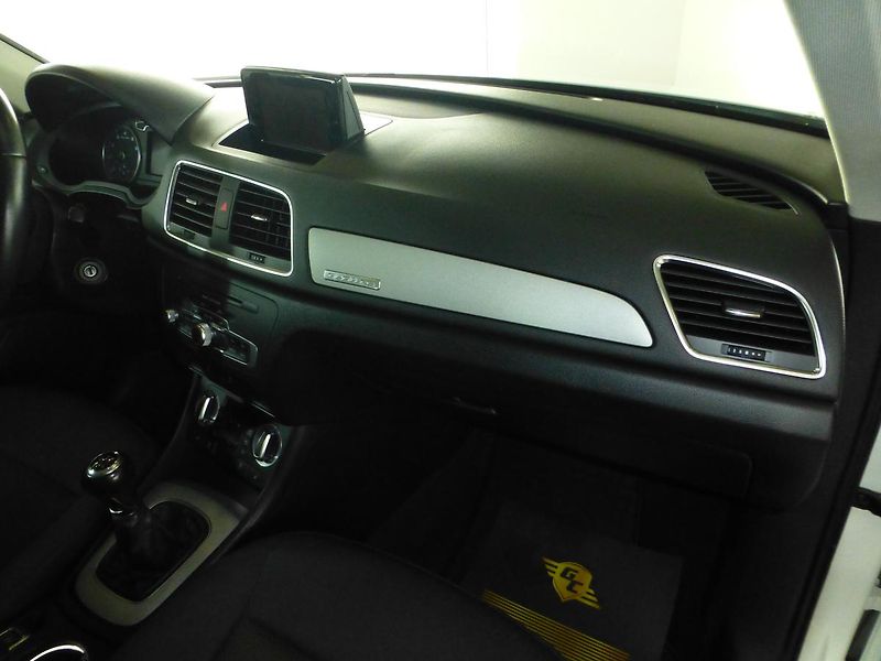Audi Q3 (2012) 2,0TSI-125KW*NAVI**PANORAM*4X4 - fotka 22 z 28