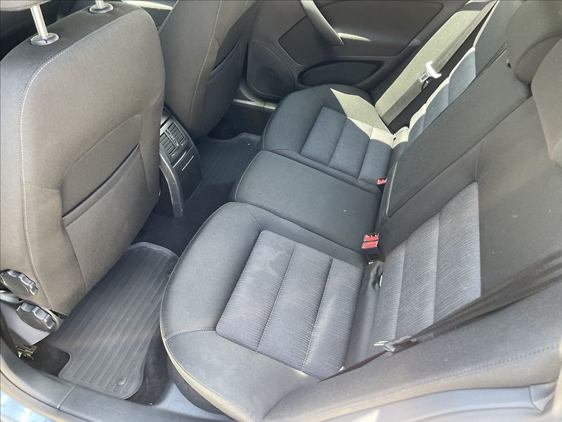 Škoda Octavia 2,0 TDI 103KW 4X4 ČR. - fotka 17 z 30
