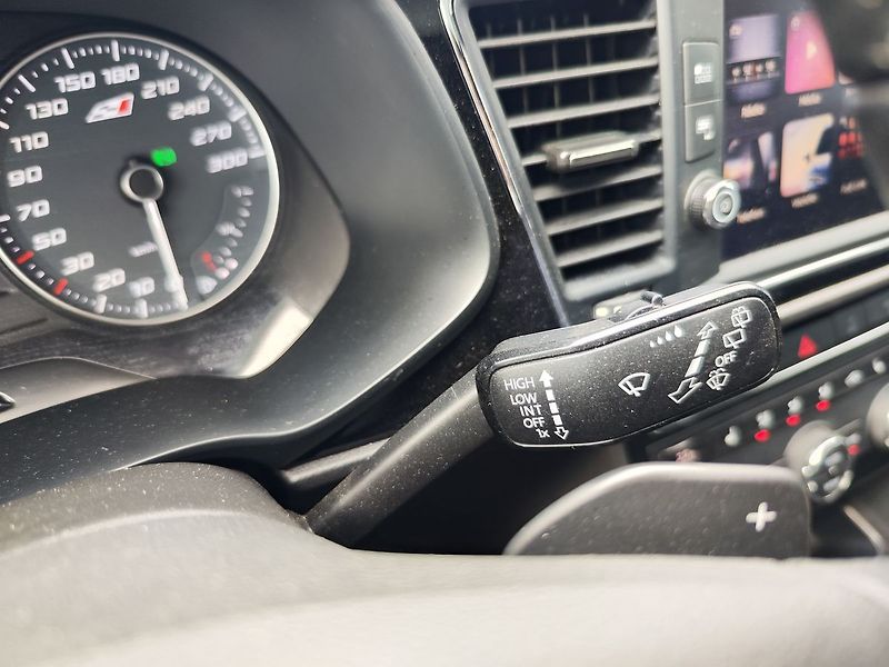 Seat Leon 2.0 TSi/221kW Cupra DSG - fotka 27 z 30