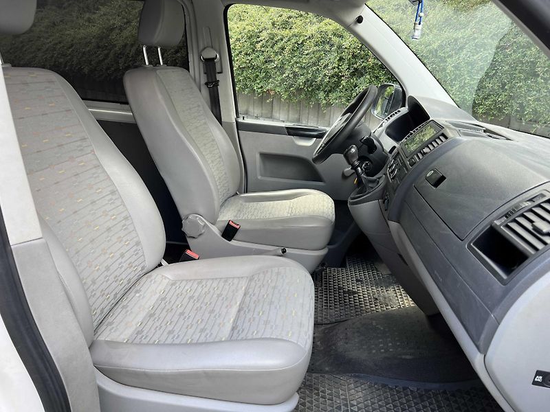 Volkswagen Transporter T5 facelift LONG 2.0 TDi 8MÍST - fotka 6 z 18