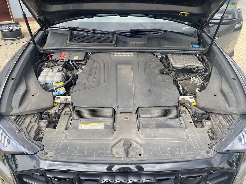 Audi Q8 (2019) 50 3.0 TDi 210kW Quattro Sline - fotka 30 z 35