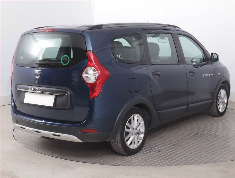Dacia Lodgy (2019) Stepway 1.3 TCe, 7 míst - fotka 5 z 16