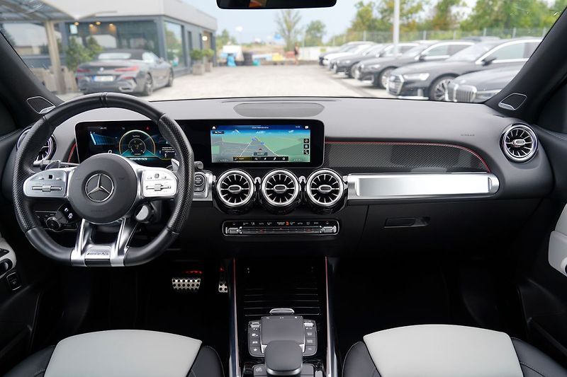Mercedes-Benz GLB 35 AMG 4Matic/310 PS/ČR - fotka 27 z 49