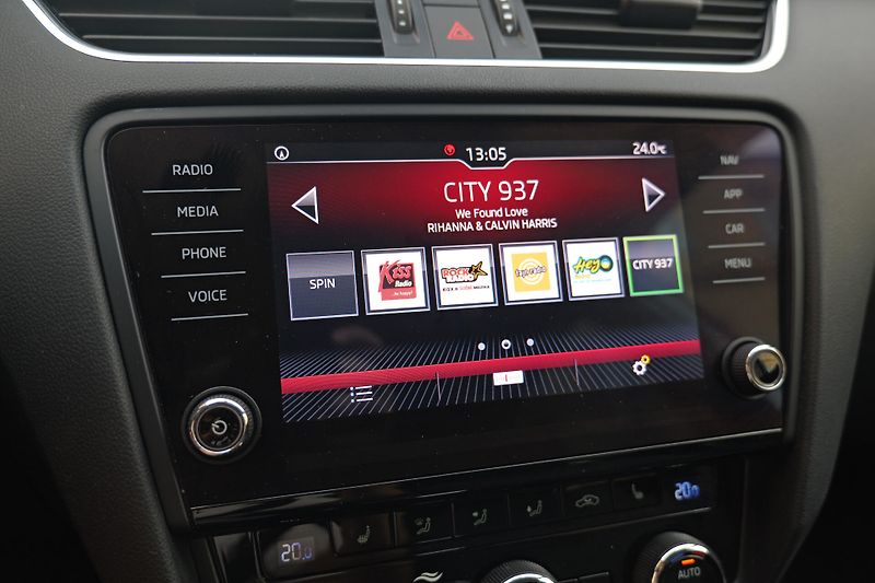 Škoda Octavia 2.0 TDI DSG Kamera Style+ - fotka 28 z 35