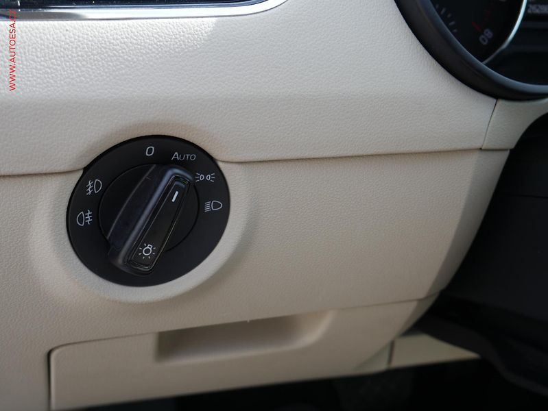 Škoda Octavia (2013) 1.8 TSI 4x4, ČR, DSG, bixen - fotka 15 z 17