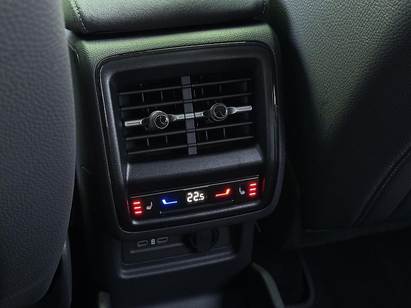 Škoda Kodiaq 2.0TDi 4x4 Sportline 193PS 7MÍ - fotka 45 z 53