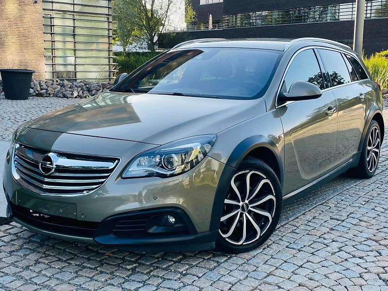 Opel Insignia 2.0CDTi 4x4 MANUÁL KAMERA VÝHŘ - fotka 3 z 49