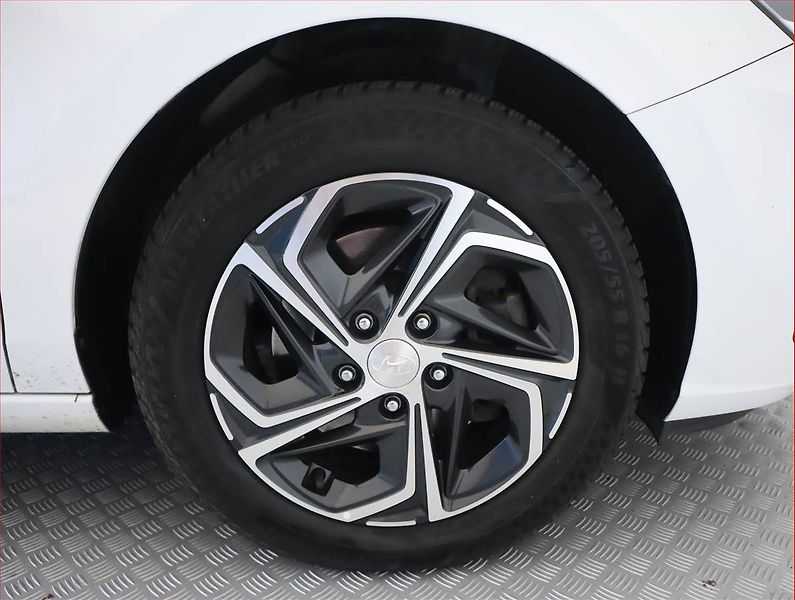 Hyundai i30 (2021) Family 1.5 T-GDI MHEV - fotka 15 z 19