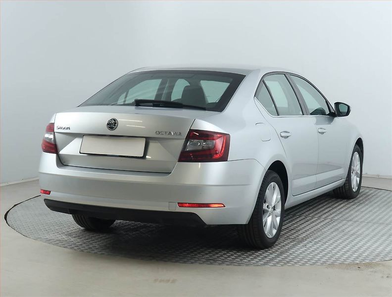 Škoda Octavia (2018) 1.6 TDI, ČR,1.maj, Tempomat - fotka 5 z 17