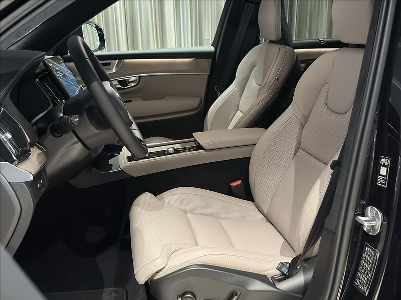 Volvo XC90 (2026) 2,0 T8  Ultra Bright - fotka 15 z 22