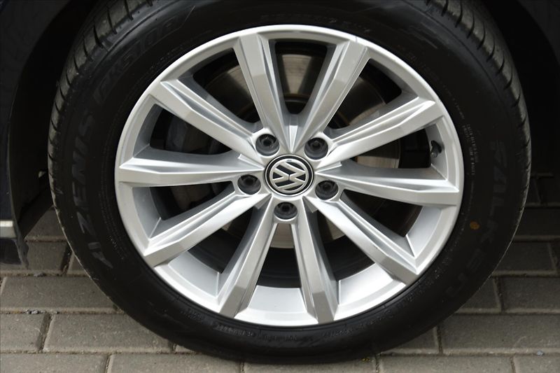 Volkswagen Passat 2.0TDi 110kW DSG LED HIGHLINE - fotka 9 z 27