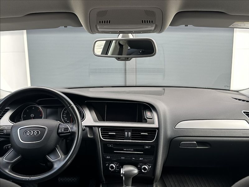 Audi A4 3,0 TDI 204PS  Ambiente A/T - fotka 28 z 53
