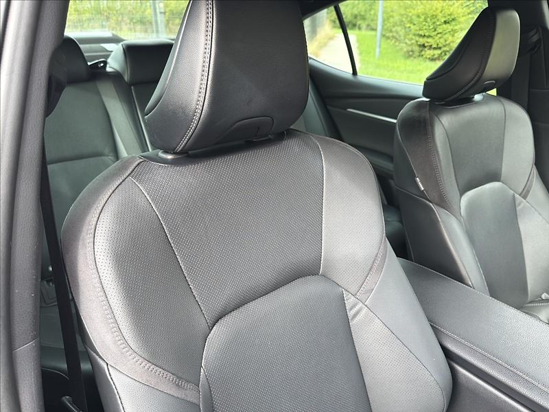 Toyota Camry 2,5 HEV 231 k Hybrid Prestige - fotka 14 z 36