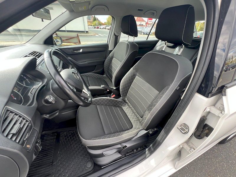 Škoda Fabia (2019) Ambition 1.0TSi 70kW 5°manuáln - fotka 11 z 26