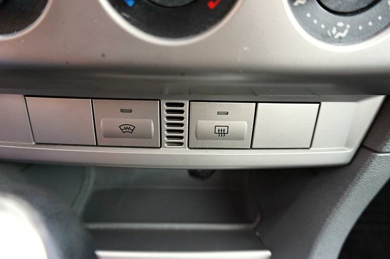 Ford Focus (2009) TREND 1,6 16V 74 kW - fotka 27 z 36