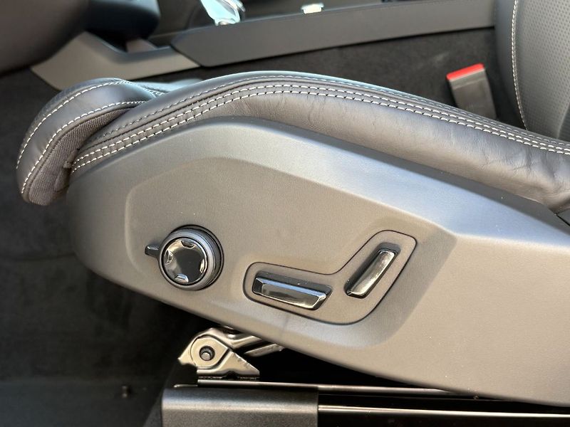 Volvo XC90 Plus Bright B5 184kW - fotka 22 z 25