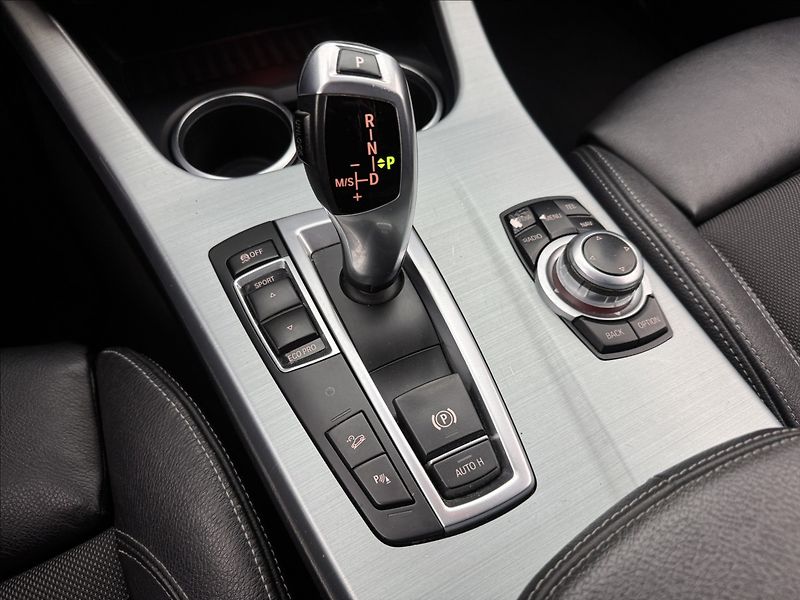 BMW X3 2,0 4X4 DPH M 2XKOLA NAVI ČR - fotka 21 z 36