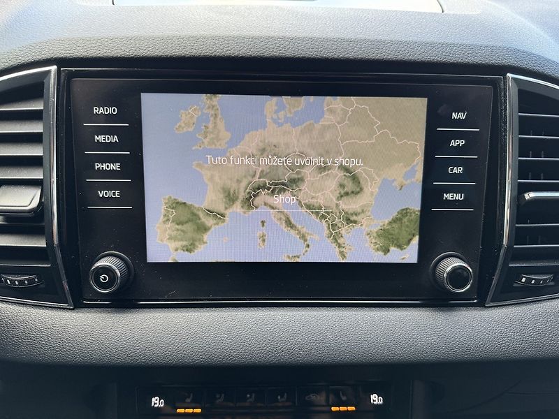 Škoda Karoq (2022) 2.0TDi LED Kamera Smartlink - fotka 11 z 48