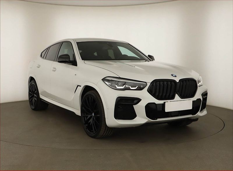 BMW X6 (2022) xDrive40i, ACC, Výhřev, Kamera - fotka 1 z 28