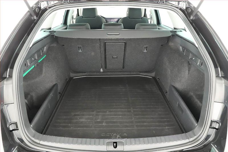 Škoda Octavia (2022) 2.0 TDI - fotka 19 z 20