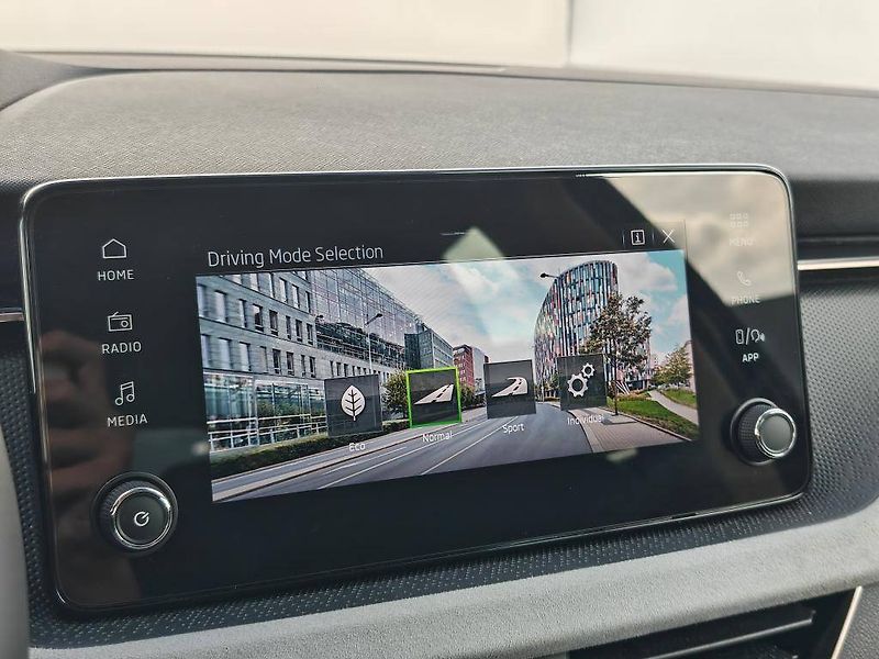 Škoda Kamiq Top Selection 7DSG 1,0TSI - fotka 17 z 22