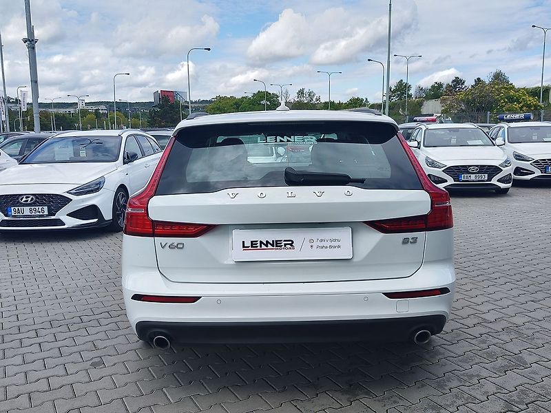 Volvo V60 B3 2.0/120kW Momentum Aut. - fotka 6 z 28