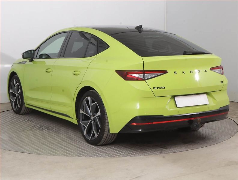 Škoda Enyaq (2023) 85x (82 kWh), SoH 93% - fotka 4 z 22