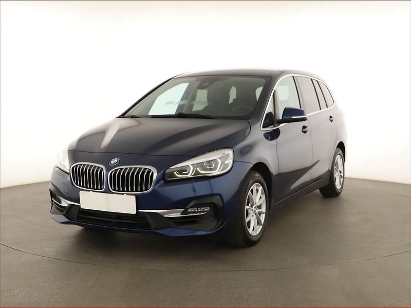 BMW Řada 2 (2020) 218i Gran Tourer, Automat - fotka 2 z 23