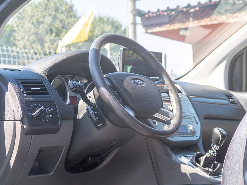 Ford Kuga (2012) 2.0D 103KW 4x4 TITAN – CARPLAY - fotka 12 z 47