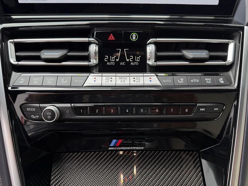 BMW M8 (2024) +COMPETITION+INDIVIDUAL+ČR+ - fotka 20 z 29