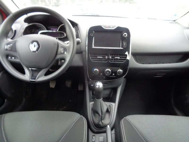 Renault Clio 0,9 0.9 TCI - fotka 9 z 15