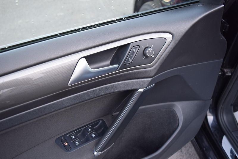 Volkswagen Golf Variant (2018) 1.4TSI 92kw COMFORTLIN PAN TAŽ - fotka 33 z 48