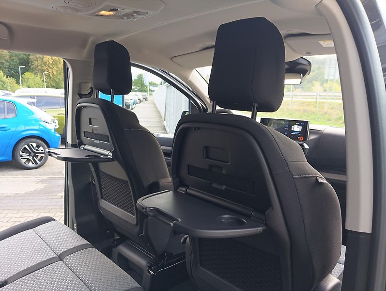 Peugeot Traveller (2026) Active L3 2.2 BlueHDi 150 MAN6 - fotka 14 z 22