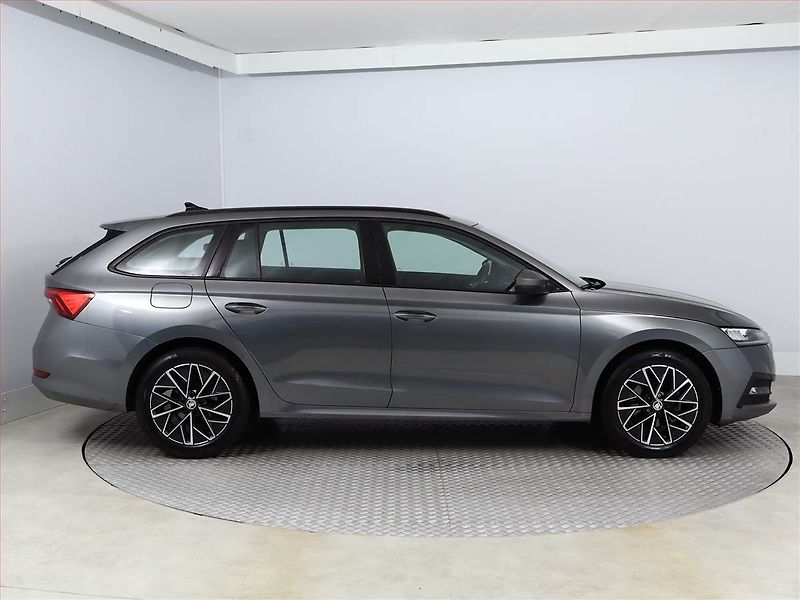 Škoda Octavia (2023) 1.5 TSI - fotka 6 z 18