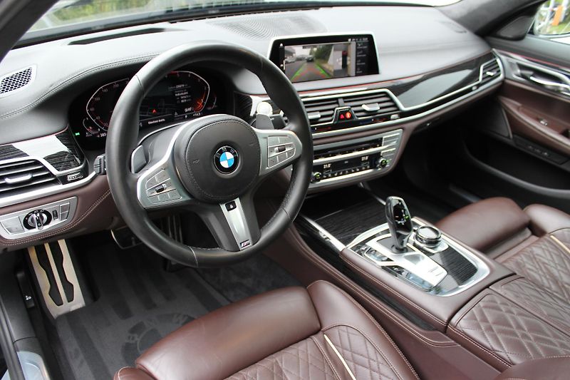 BMW Řada 7 740Ld xDrive Sedan - fotka 4 z 29