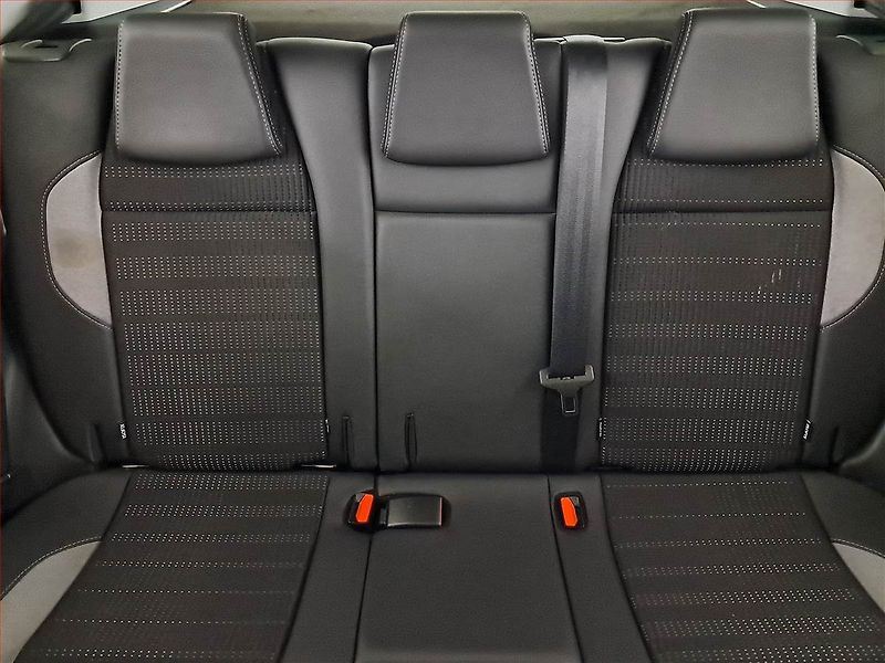 Peugeot 2008 (2018) 1.2 PureTech, Automat - fotka 10 z 20