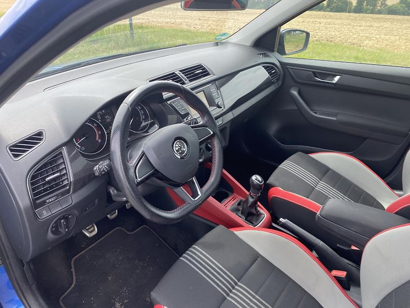 Škoda Fabia (2015) 1.2tsi Monte Carlo - fotka 10 z 21