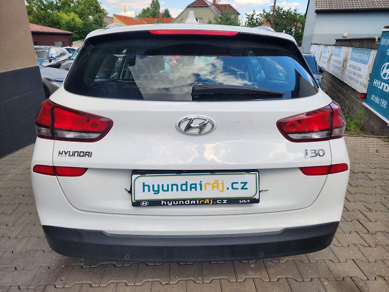 Hyundai i30 1.6-SPOTŘEBA CCA5.5l/100KM - fotka 9 z 12