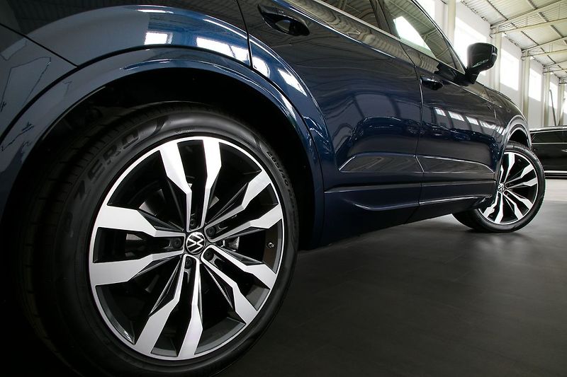 Volkswagen Touareg 3.0TDI 210kW R-Line Webasto TZ - fotka 9 z 49